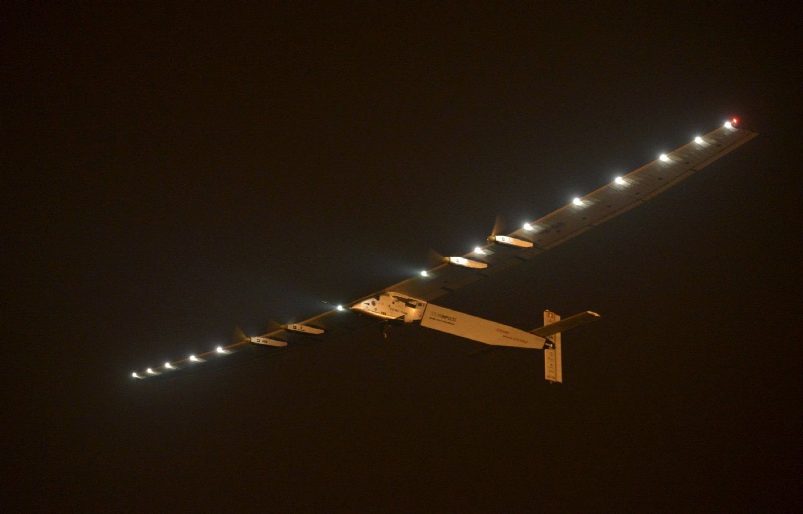 Auf nach Hawaii. Der Sonnenflieger "Solar Impulse 2" startet in Nanjing.