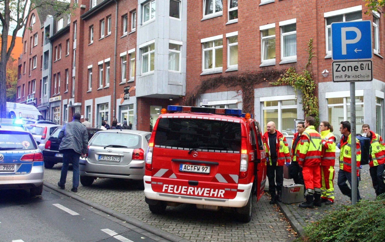 Nach dem filmreifen Bankraub in Aachen hat die Polizei eine Großfahndung eingeleitet.