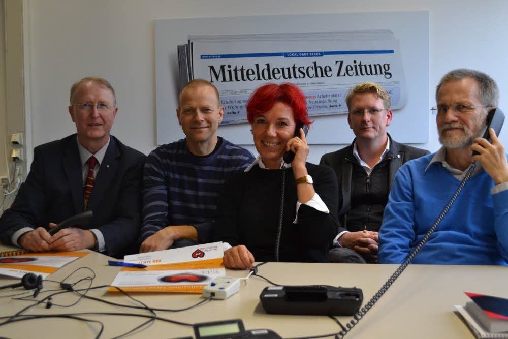 Oberarzt Dr. Manfred Herrmann, Kardiologe am Universitätsklinikum in Halle; Dr. Markus Seige, Chefarzt der Klinik für Innere Medizin I im Krankenhaus Martha Maria in Halle-Dölau; Dr. Petra Schirdewahn von der Kardiologischen Gemeinschaftspraxis Saalkreis, Dr. Frithjof Schlegel, Oberarzt in der Kardiologie im Basedow-Klinikum in Merseburg, und Professor Dr. Ralph Grabitz, Direktor der Klinik und Poliklinik für Pädiatrische Kardiologie am Universitätsklinikum Halle (von links nach rechts)