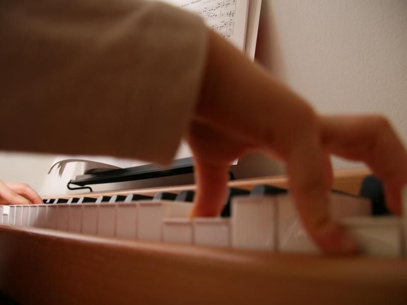 Klavier darf täglich maximal drei Stunden gespielt werden. Das entschied das Bayrische Oberlandesgericht.