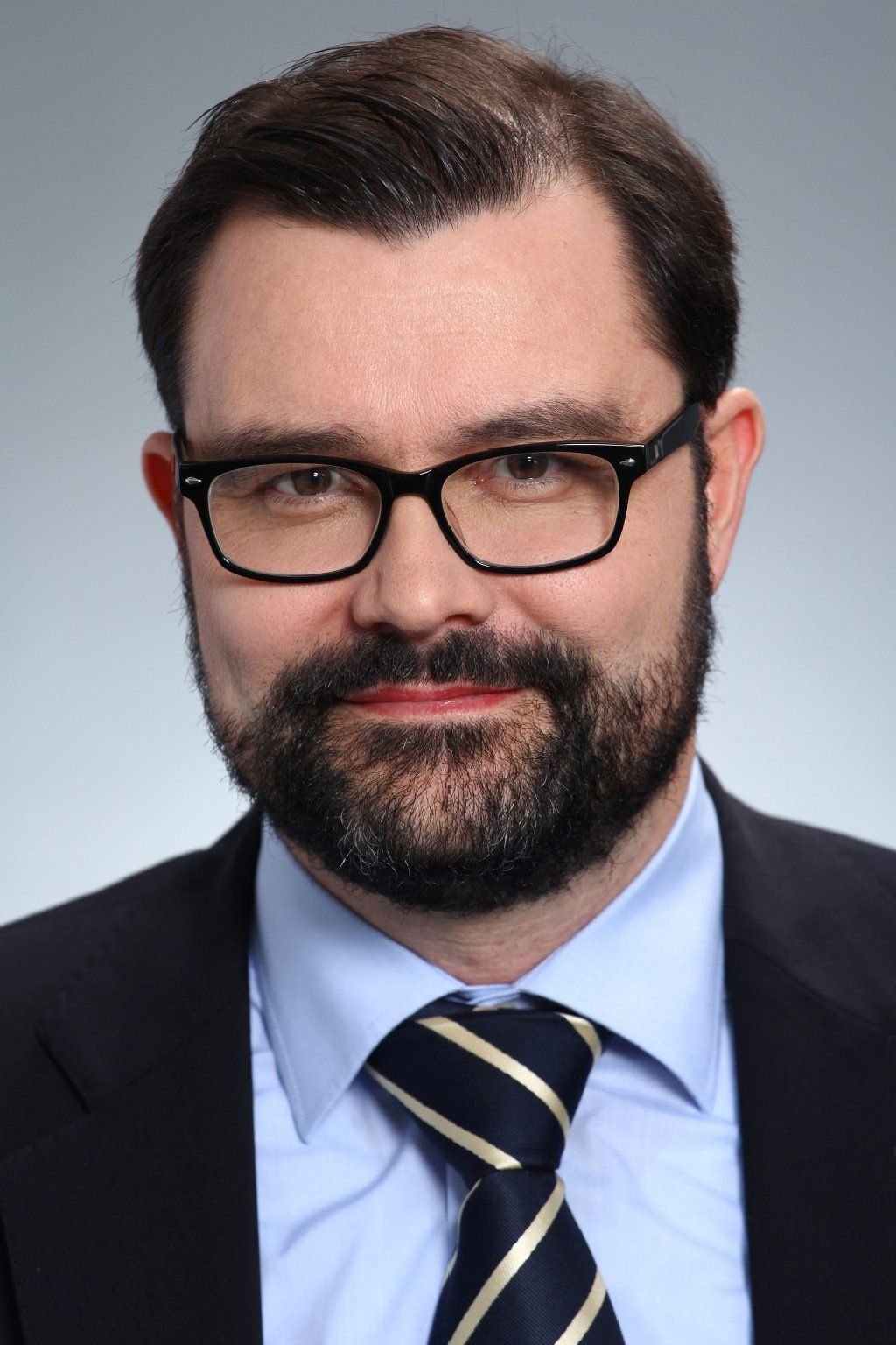 Einen Bausparvertrag muss man nicht kündigen. Er kann auch übertragen werden. Das ist im Zweifel günstiger, erklärt Markus Feck von der Verbraucherzentrale Nordrhein-Westfalen.