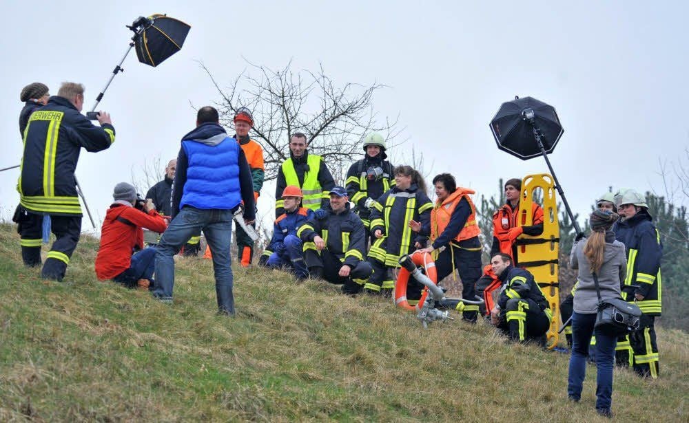 Den Männern und Frauen von der Feuerwehr der Gemeinde Muldestausee hat es sehr viel Spaß gemacht, auch wenn das Shooting rund zehn Stunden gedauert hat.