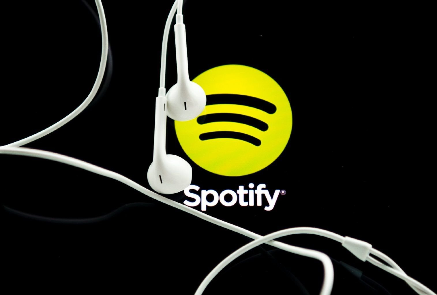 Der Streaming-Dienst Spotify ermöglicht es, u.a. Musik von Time Warner zu hören.