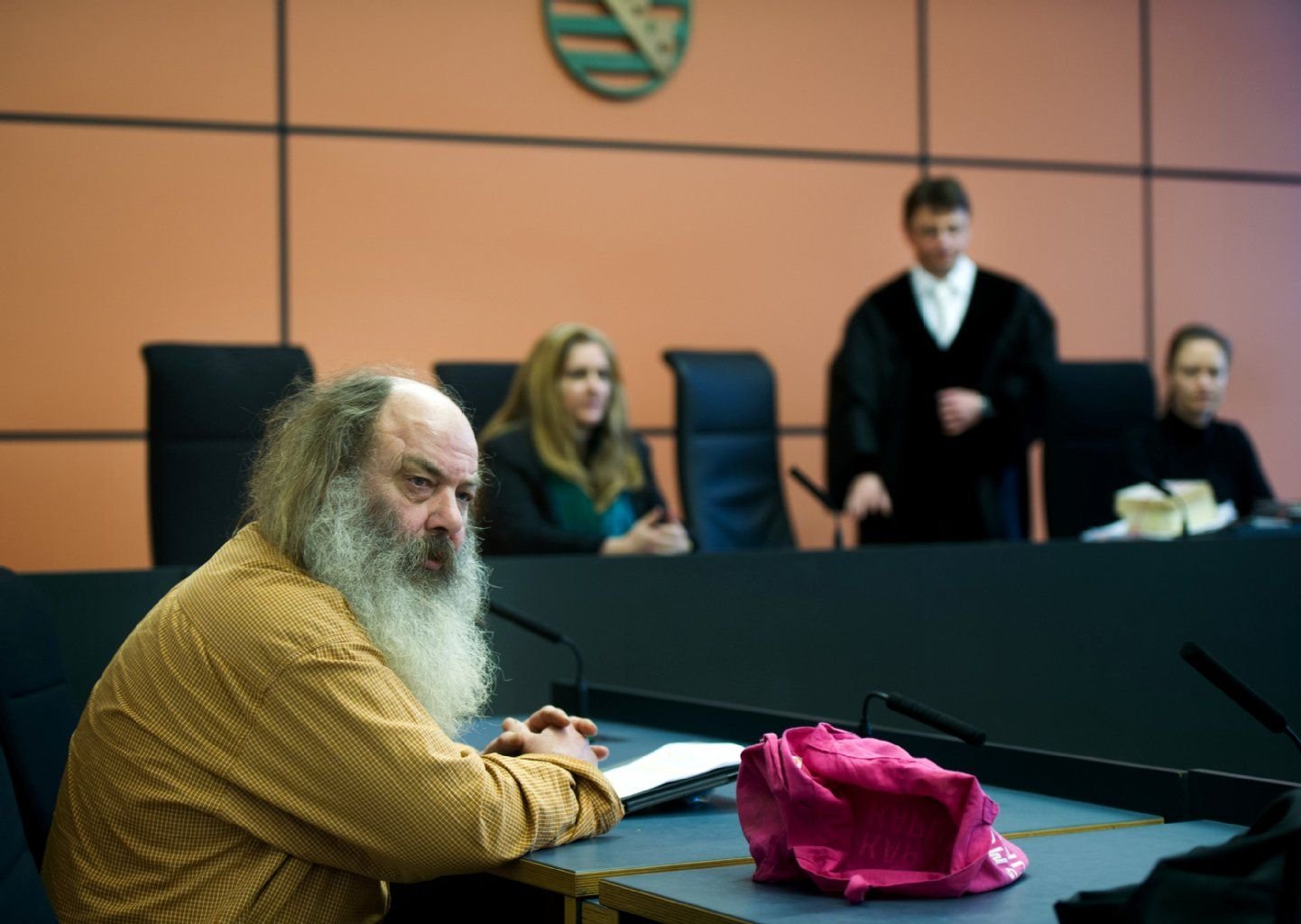 Der Jenaer Jugendpfarrer Lothar König im Gerichtsaal des Amtsgerichtes in Dresden.