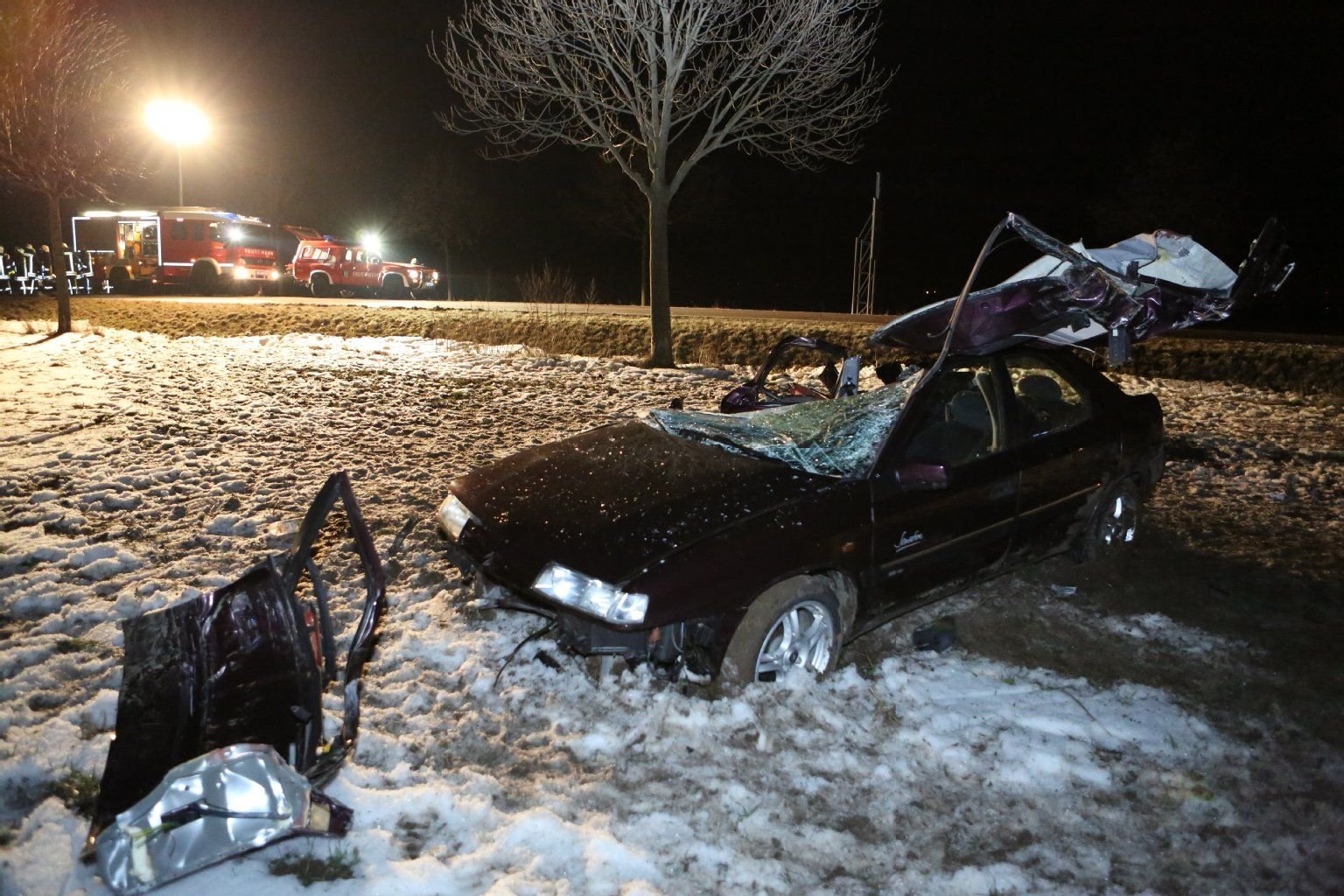 Eine junge Frau kam am Donnerstagabend bei einem Unfall nahe Wettin ums Leben.