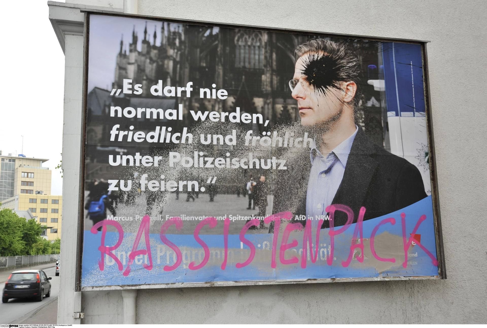 Beschmutztes AfD-Wahlplakat in Bielefeld zur Landtagswahl NRW 2017.