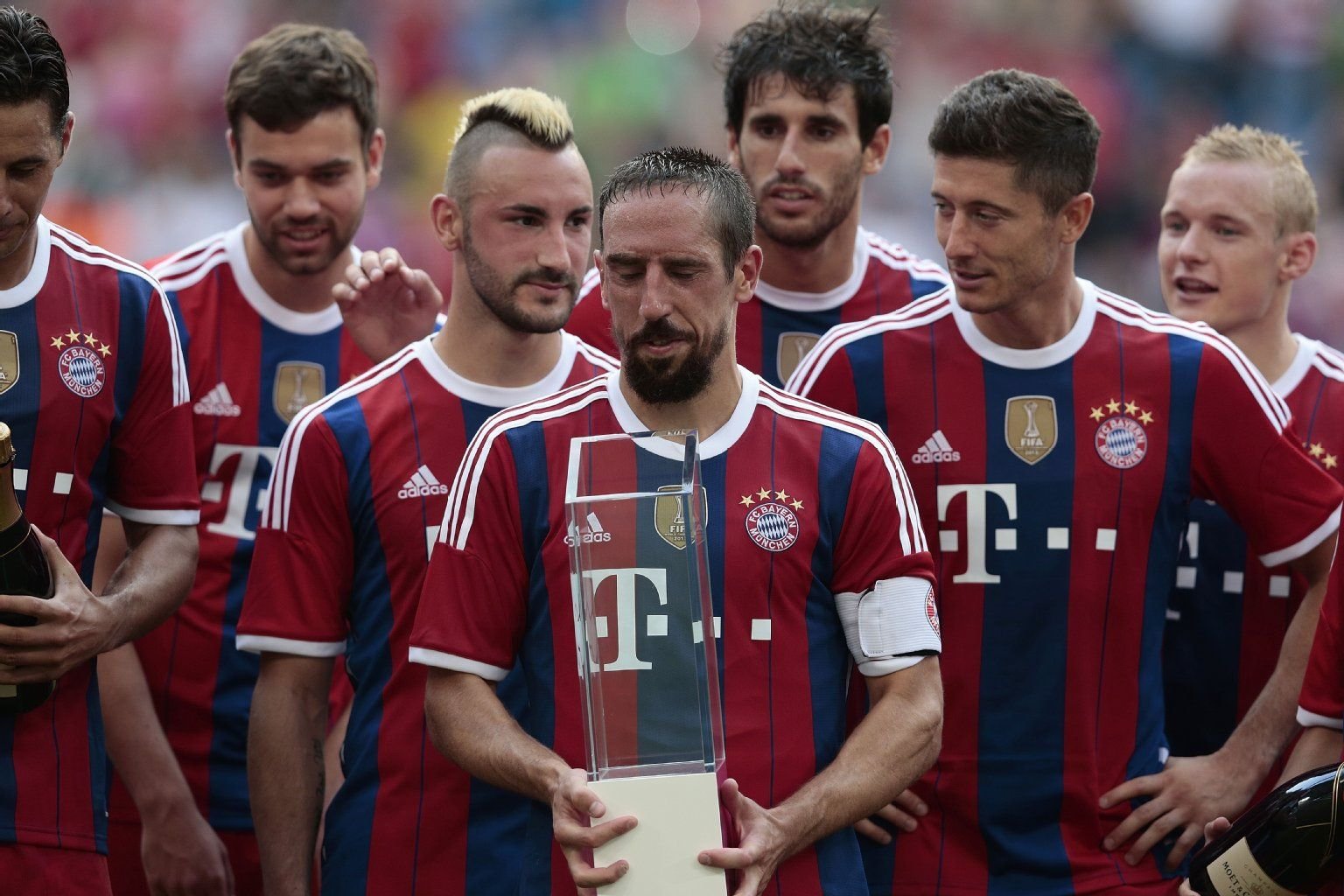 Ribery und Lewandowski führen die Bayern zum Gewinn des Telekom Cups.