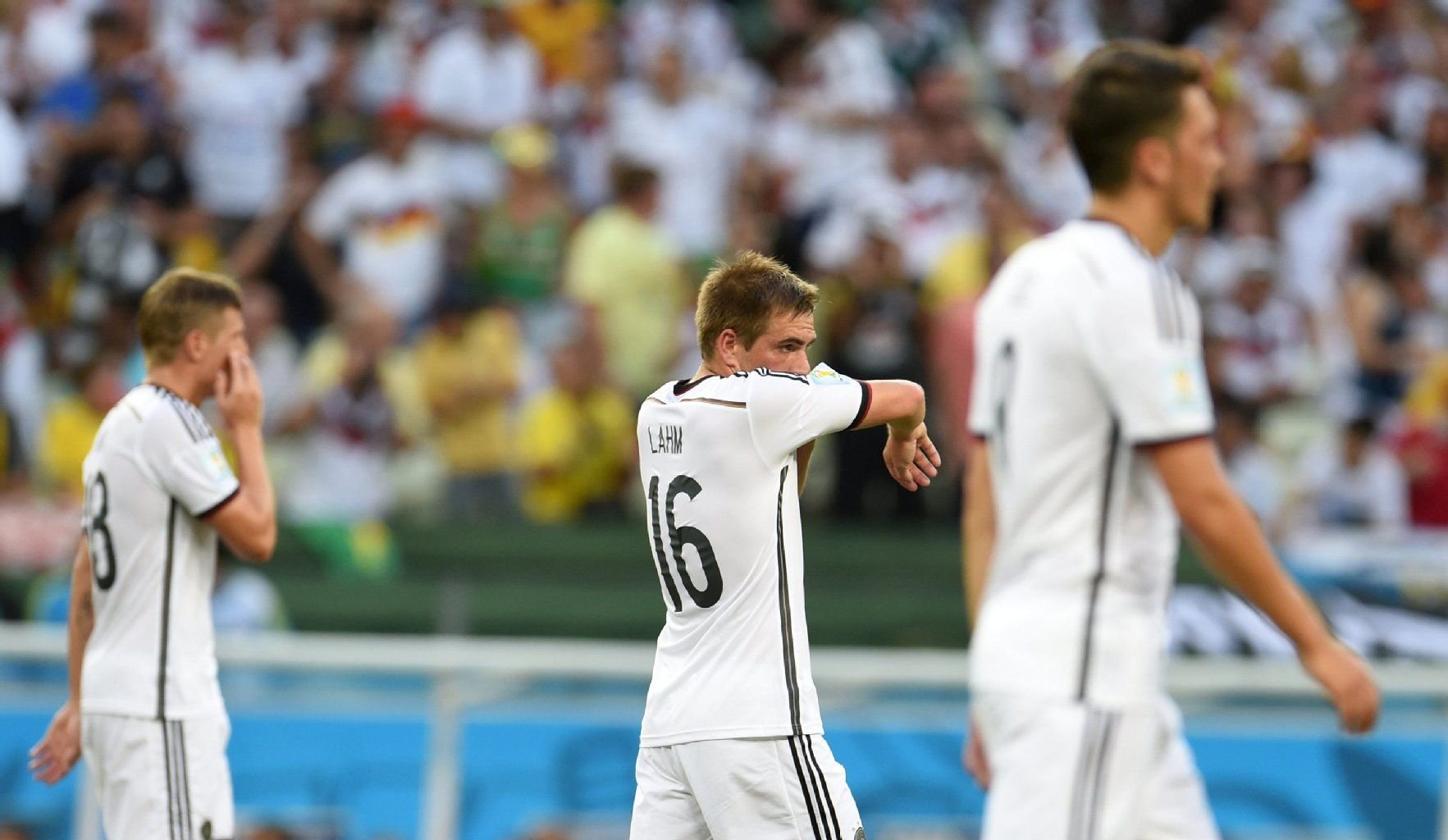 Erschöpft und nicht ganz zufrieden: DFB-Kapitän Philipp Lahm nach dem Spiel gegen Ghana