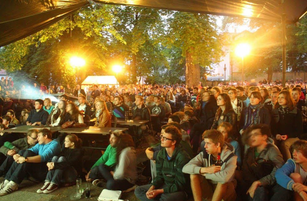 Zum Champions-League-Finale gibt es im Volkspark Public Viewing - so wie bei der EM im letzten Jahr.