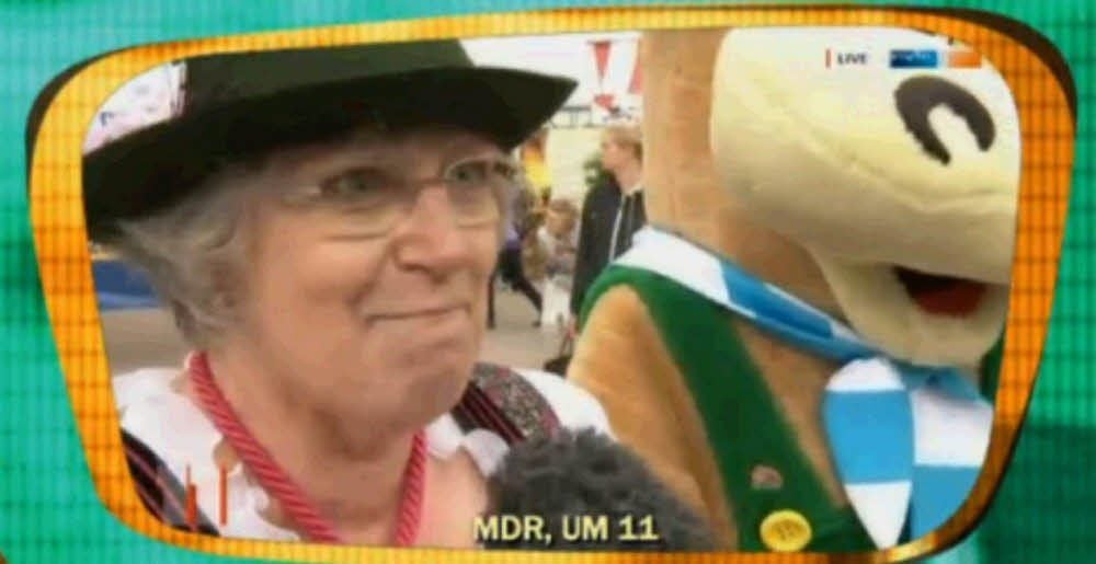 Oberbürgermeisterin Jutta Fischer (SPD) bei „TV total“ mit Stefan Raab. Ihr Auftritt wird bei Facebook unterschiedlich bewertet.