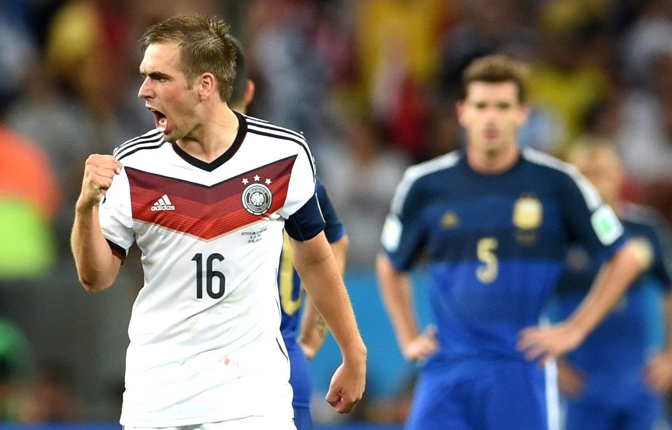 Philipp Lahm, als WM-Kapitän so viel sympathischer als Lothar Matthäus.