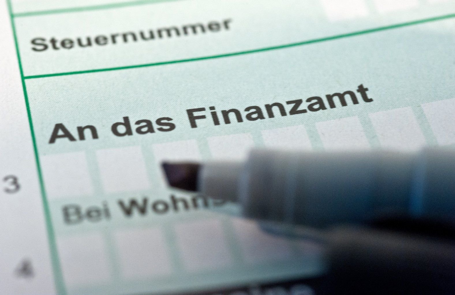 Um dem Finanzamt nicht mehr Geld abzugeben als nötig, lohnt es sich, in den kommenden Wochen in Sachen Steuern aktiv zu werden.