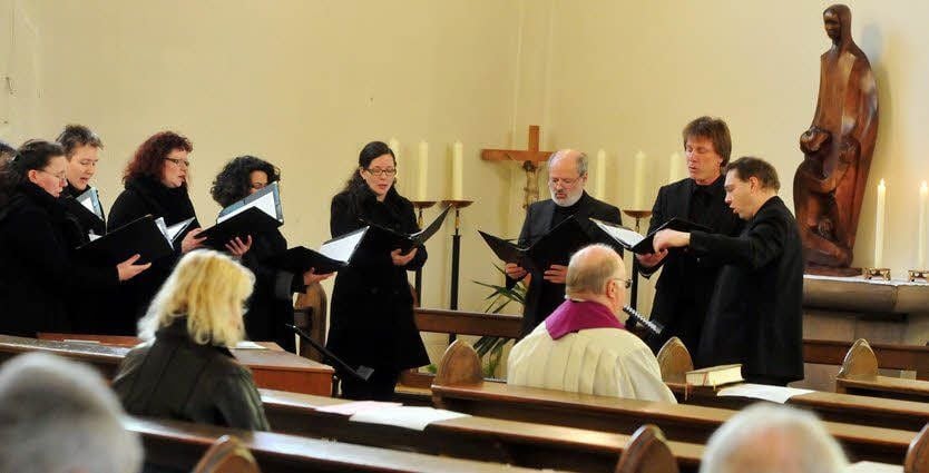 Singt unter Leitung von Andreas Morys (r.): der St.-Elisabeth-Kammerchor.