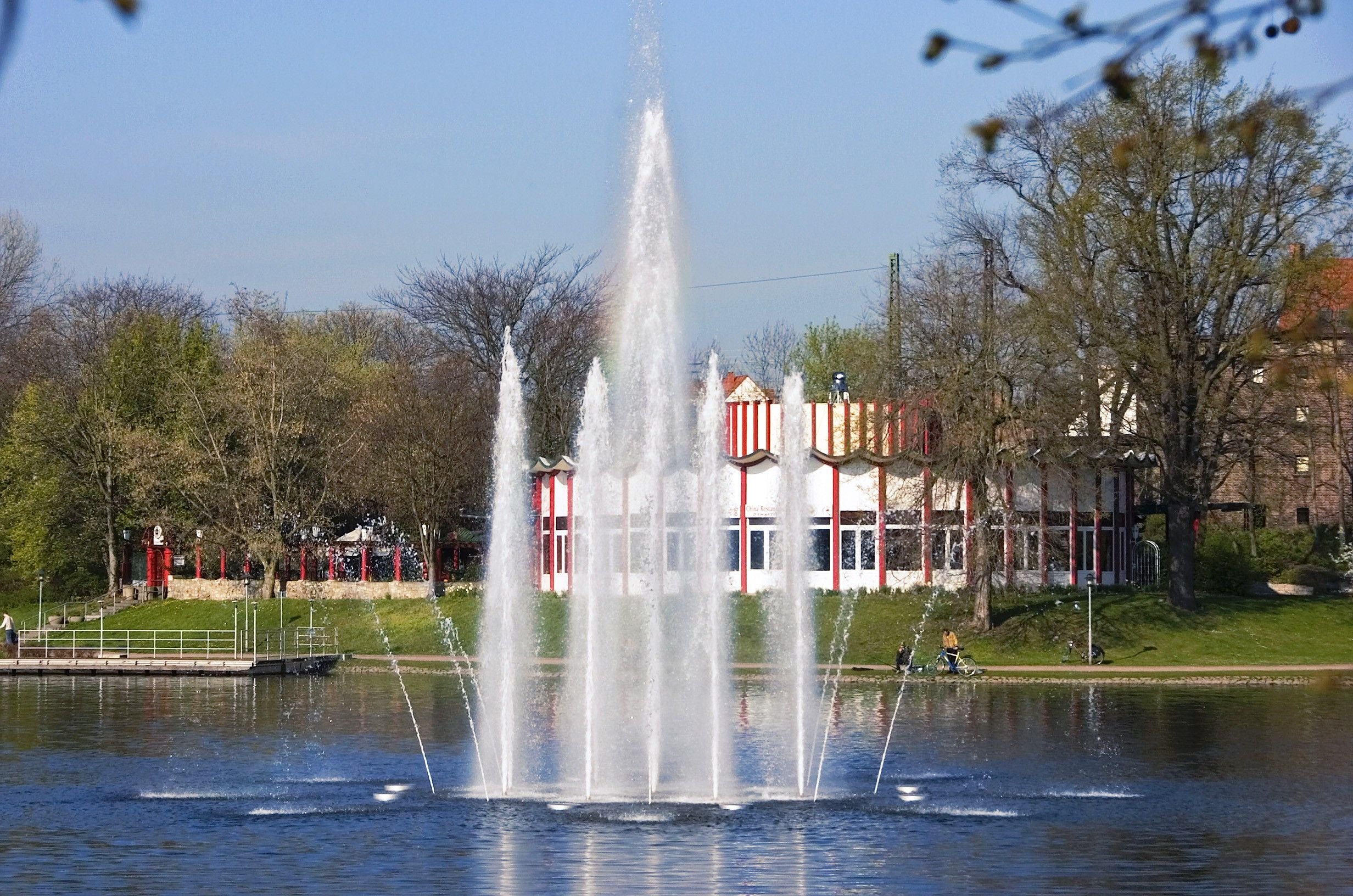 Darf im Gotthardteich gebadet werden?.
