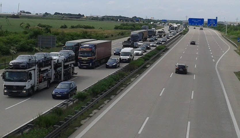 In Richtung Berlin staute sich der Verkehr über vier Kilometer