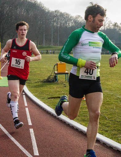 Brandon-Lee Hofmann (l.) gewann im Halbstundenlauf vor Jeff Kammerad.