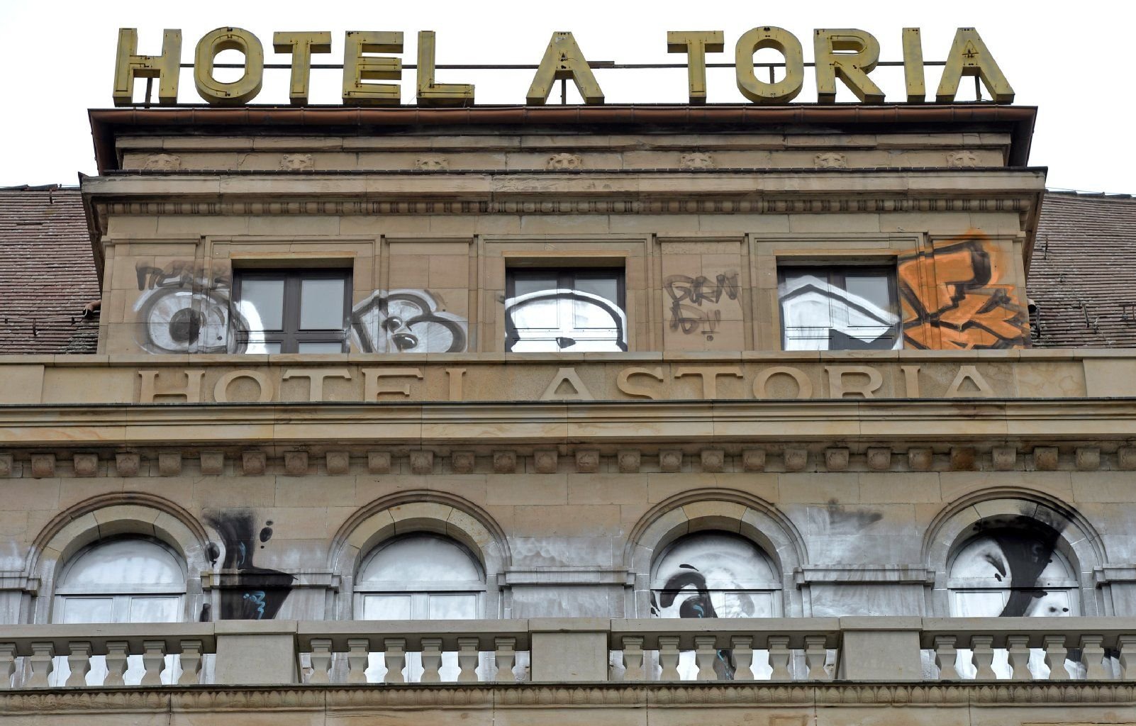 In der Nacht ist im Erdgeschoss des Hotel "Astoria" in der Innenstadt von Leipzig ein Feuer ausgebrochen,