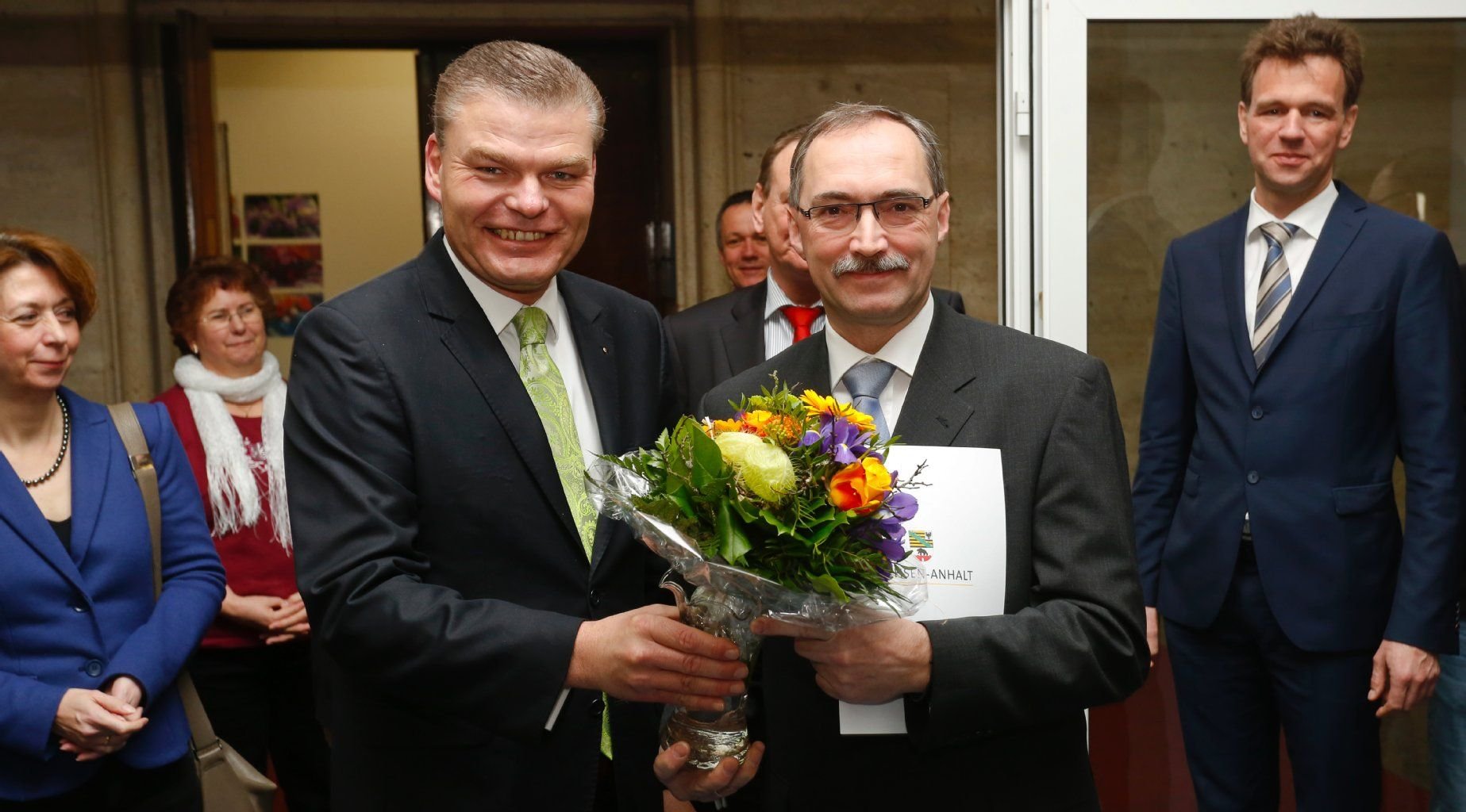 Innenminister Stahlknecht (links) und Michael Reichelt bei der Amtseinführung.