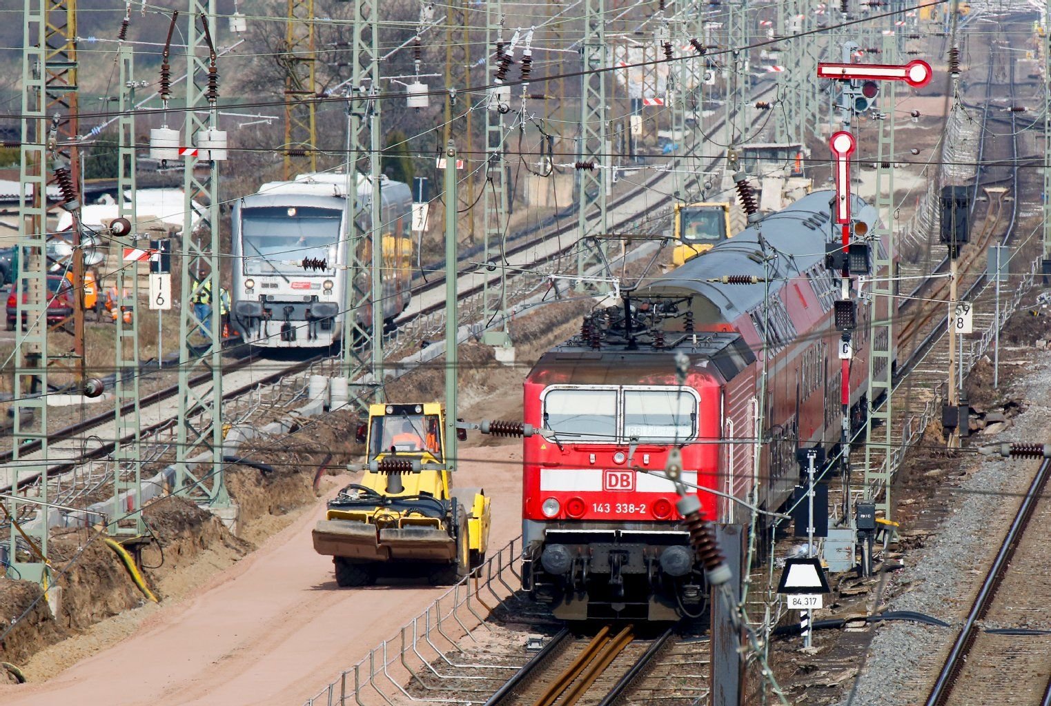 Blick auf die Baustelle für den neuen Güterbahnhof von der Berliner Brücke aus.