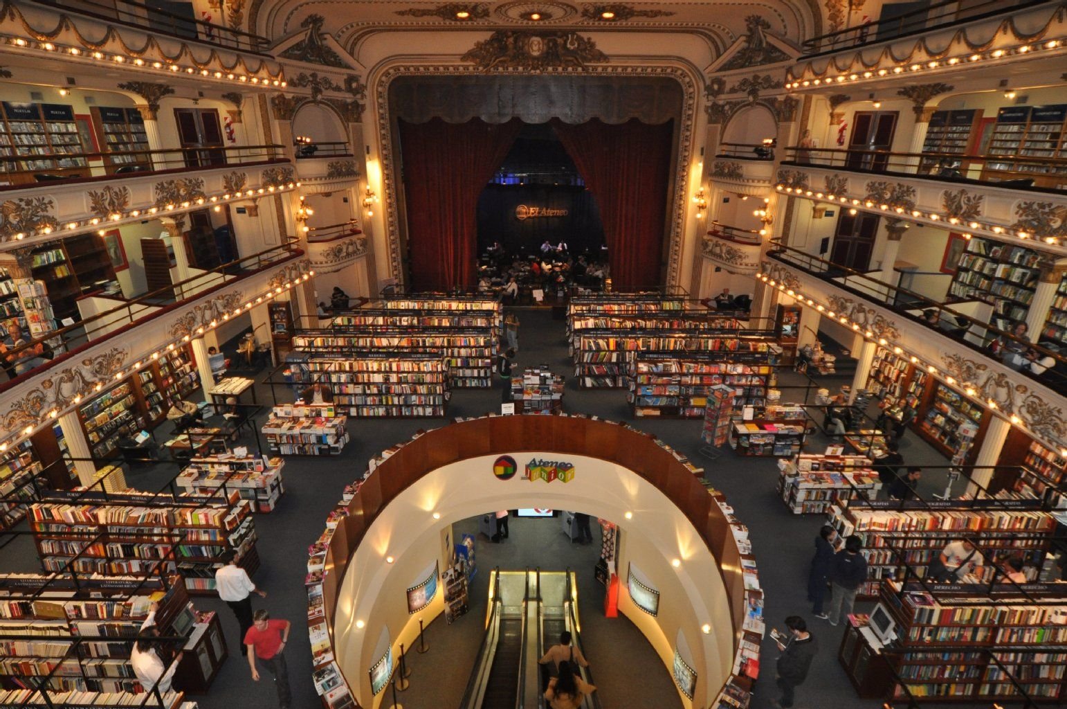 Das El Ateneo in Buenos Aires war einst ein Theater, heute dient es als Buchhandlung.