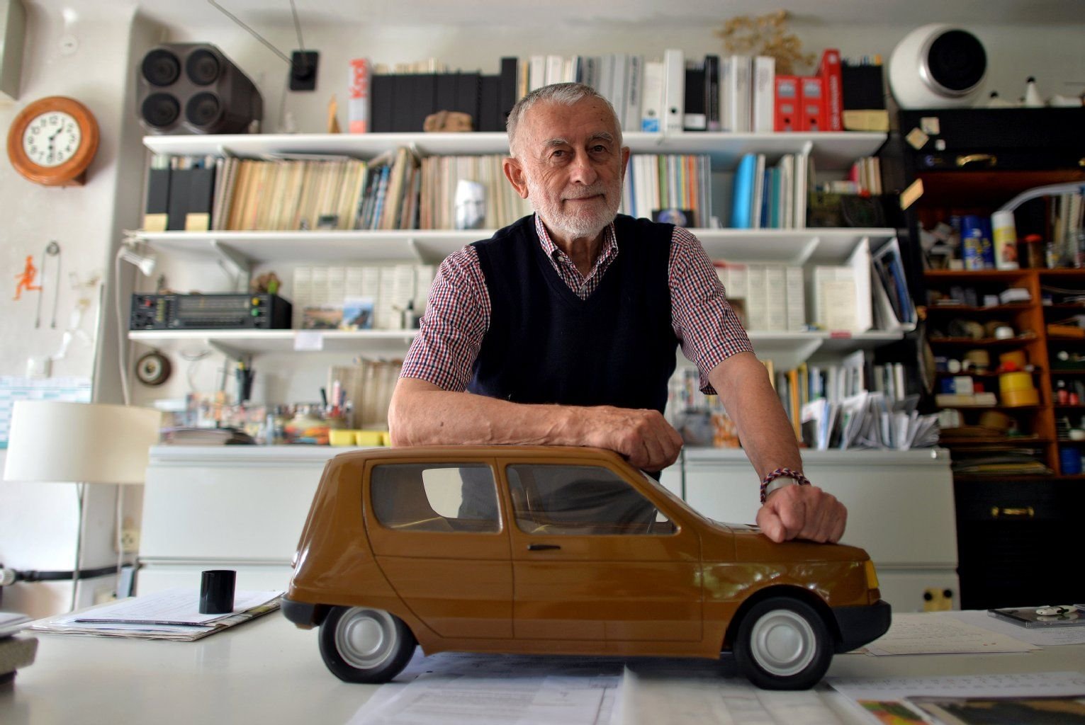 Clauss Dietel: Mit seinem Grundentwurf für den Wartburg 353, Entwürfe für Motorroller der Simson-Werke Suhl oder den VEB Sachsenring hat Dietel Maßstäbe gesetzt, die in der damaligen DDR nur bedingt Anerkennung fanden.