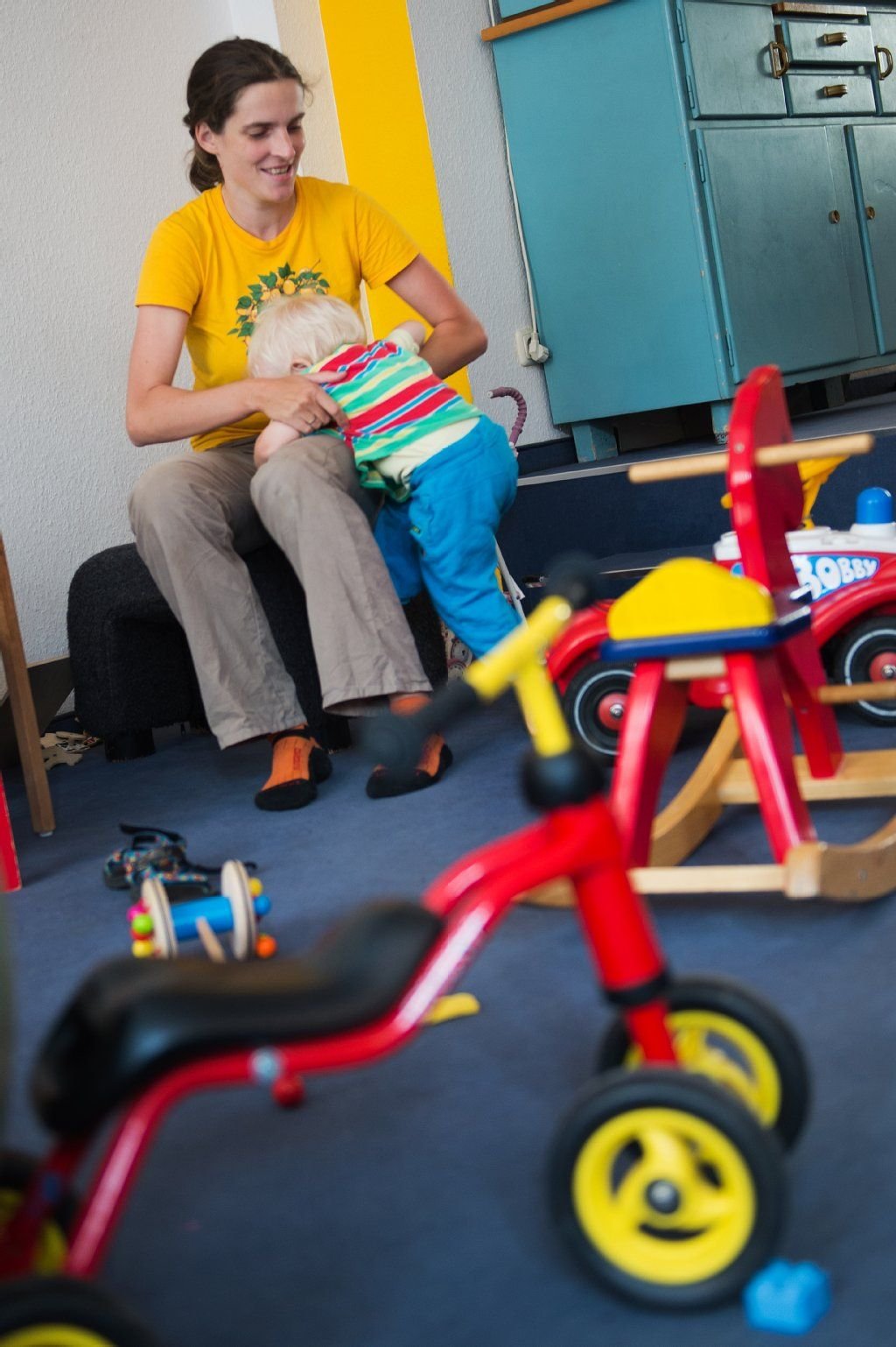 Im Eltern-Kind-Büro betreuen die Coworking-Eltern abwechselnd den Nachwuchs.