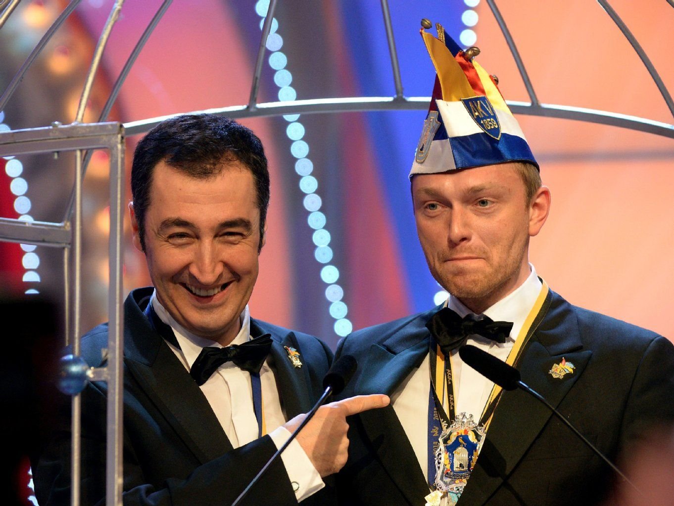 Christian Lindner ist der 64. Ordensritter "Wider den tierischen Ernst" - sein Vorgänger Cem Özdemir hielt die Laudatio.