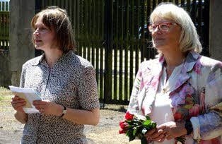 Erika Becker (li.) und Margrid Bircken bei der Ehrung