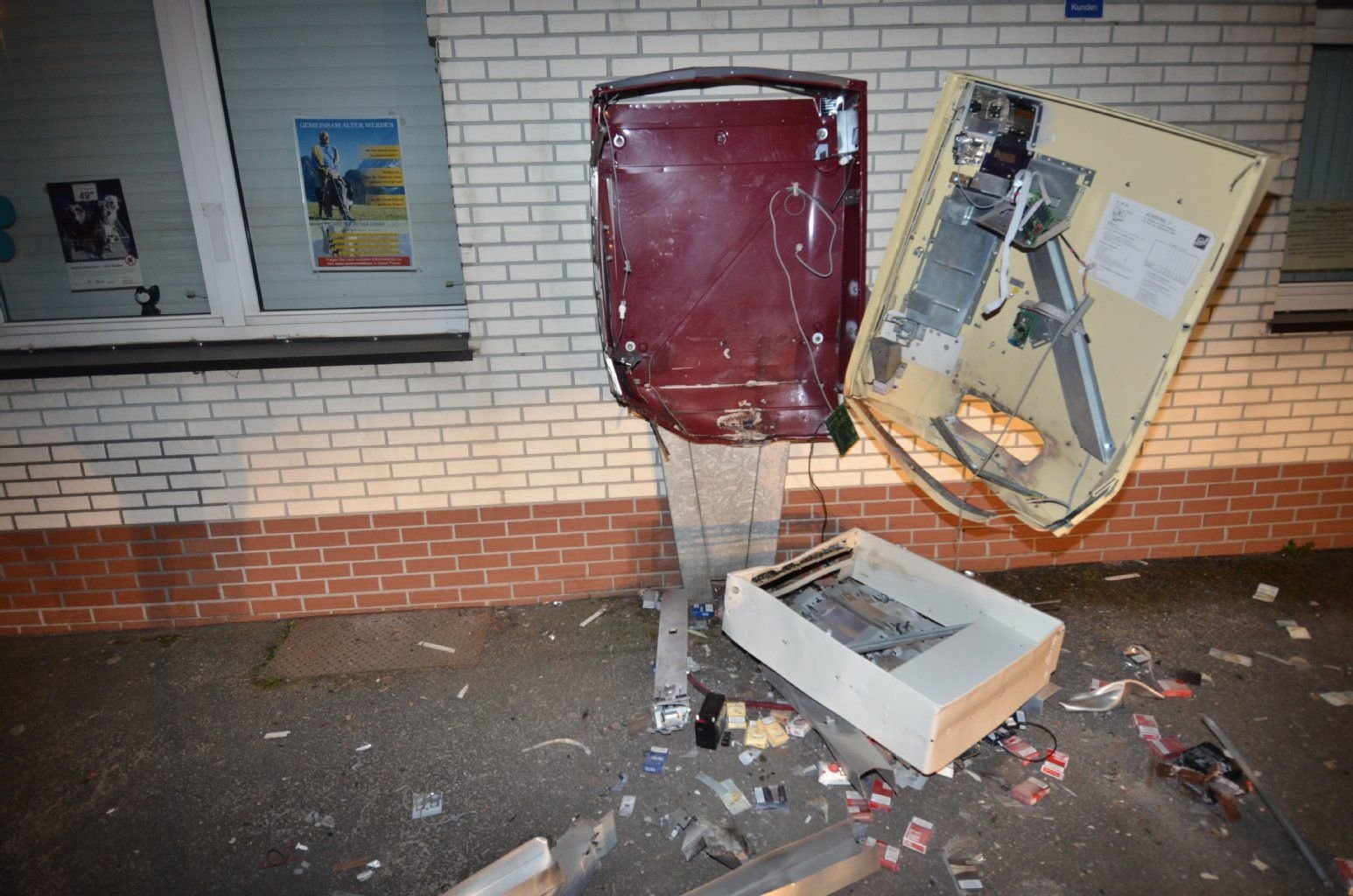 In Wegeleben ist in der Nacht zum Montag ein Zigarettenautomat gesprengt worden.