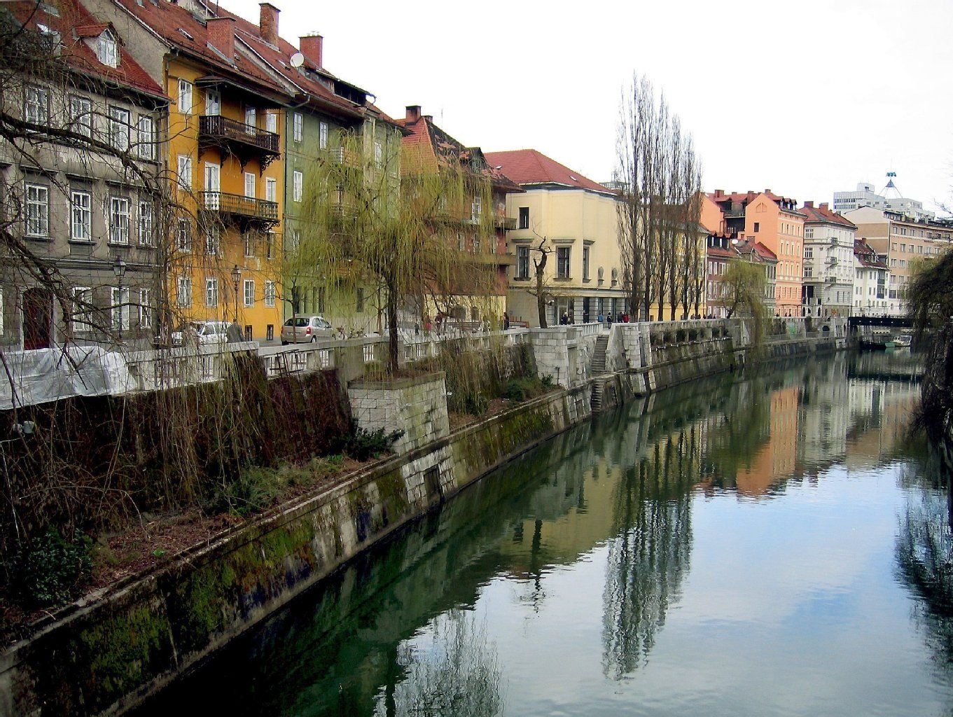 Blick über den Fluss Ljubliancia auf die Altstadt von Ljubljana. (Archivbild)