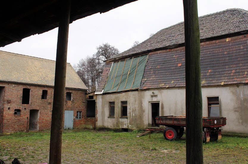 Blick auf den sanierungsbedürftigen Vierseitenhof in Chörau. Hier soll sich in den kommenden Monaten einiges tun.