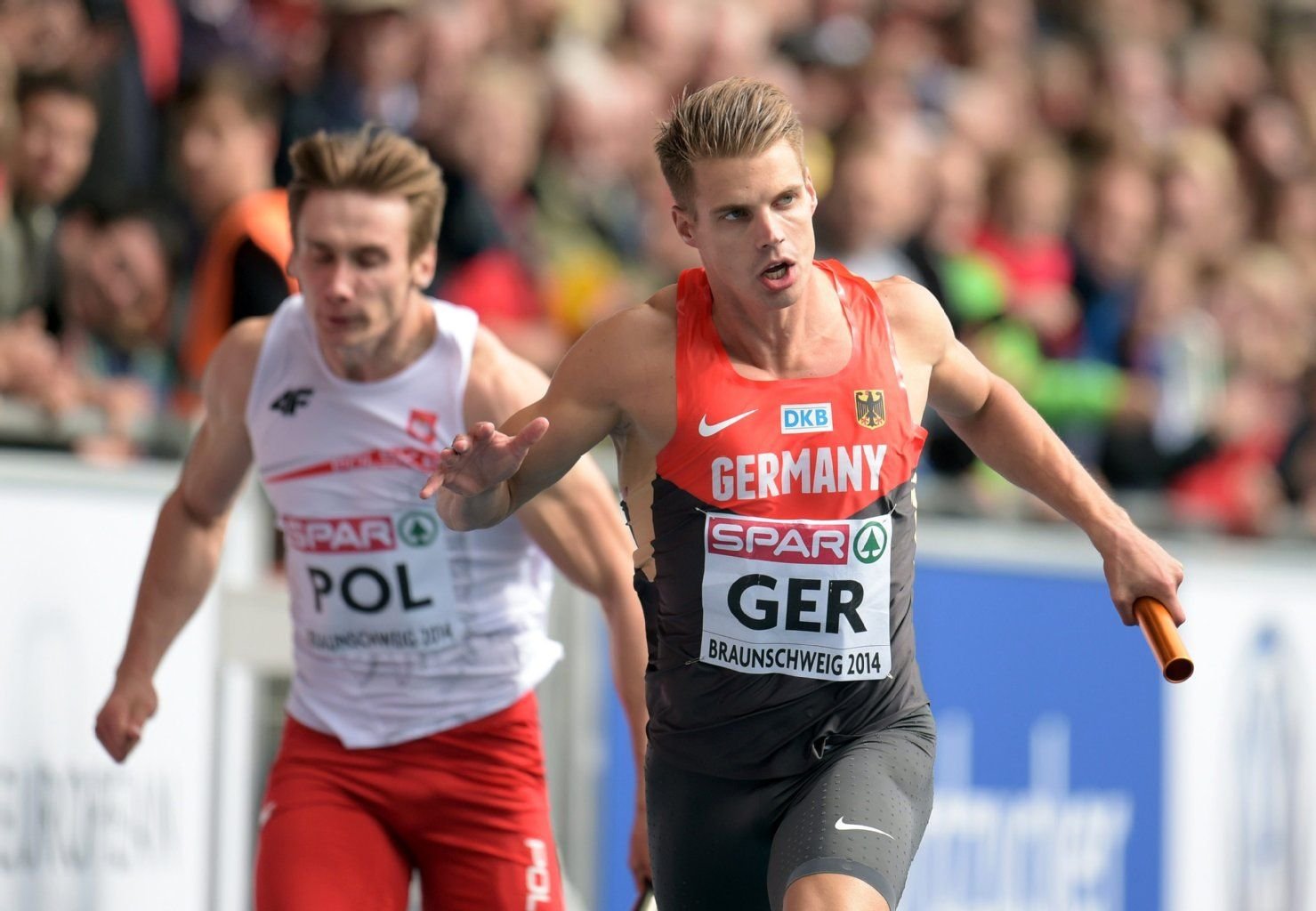 Der deutsche Sprinter Julian Reus (r.)