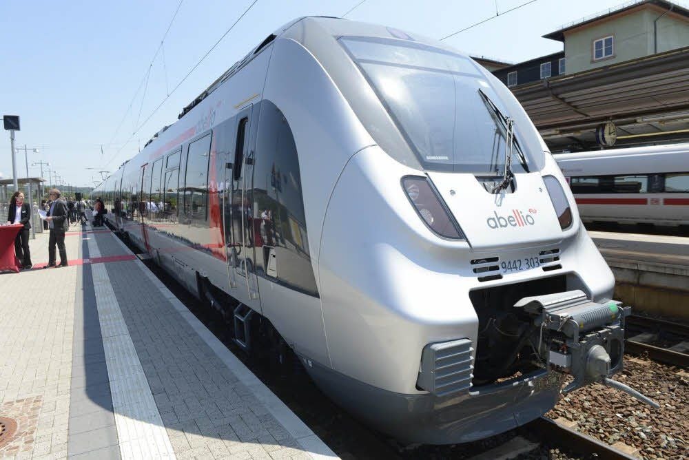 In Naumburg wurden die neuen Triebwagen vorgestellt.