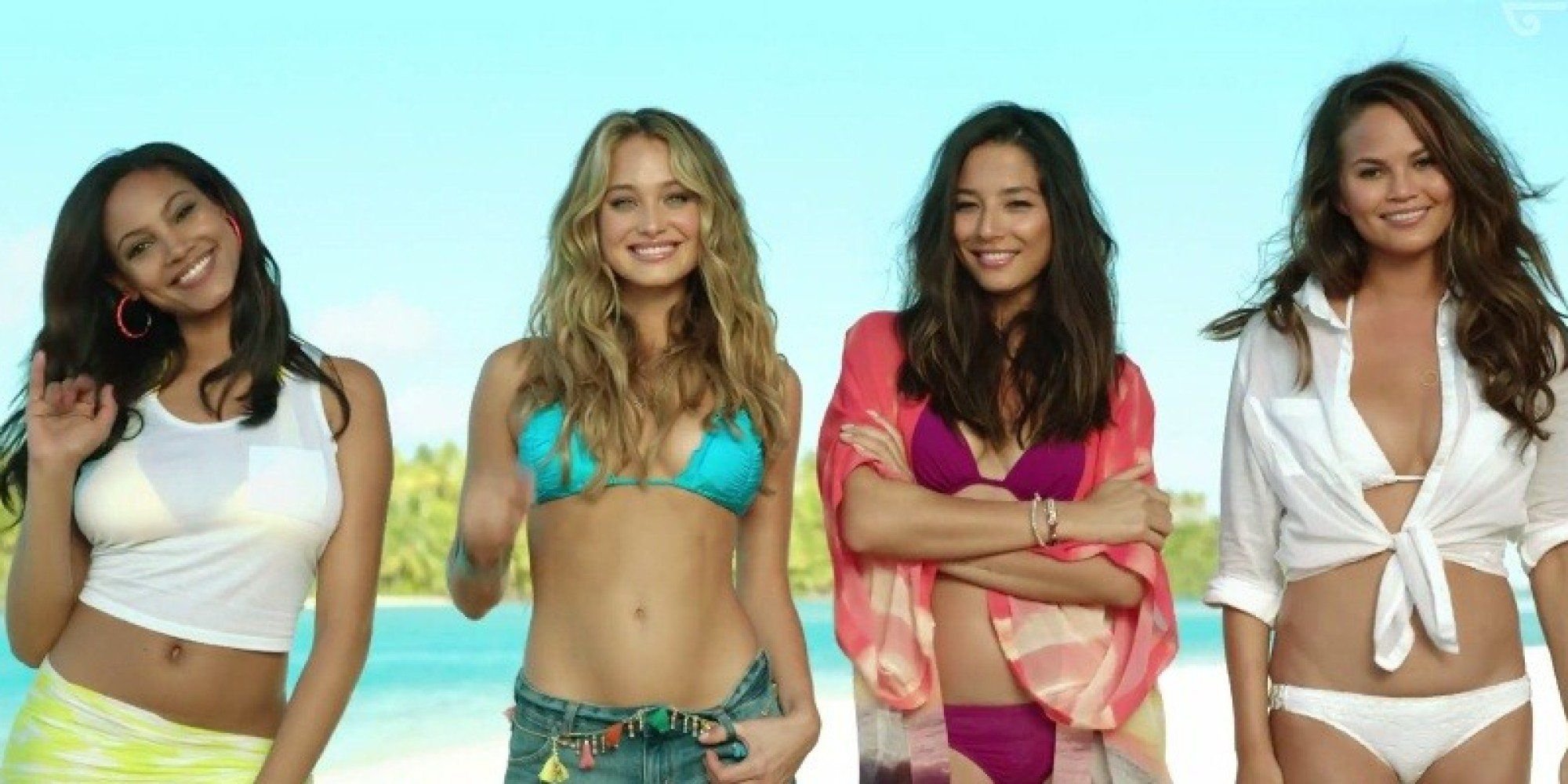 Diese Sports-Illustrated-Models erklären im Video die Sicherheitsbestimmungen im Flugzeug.