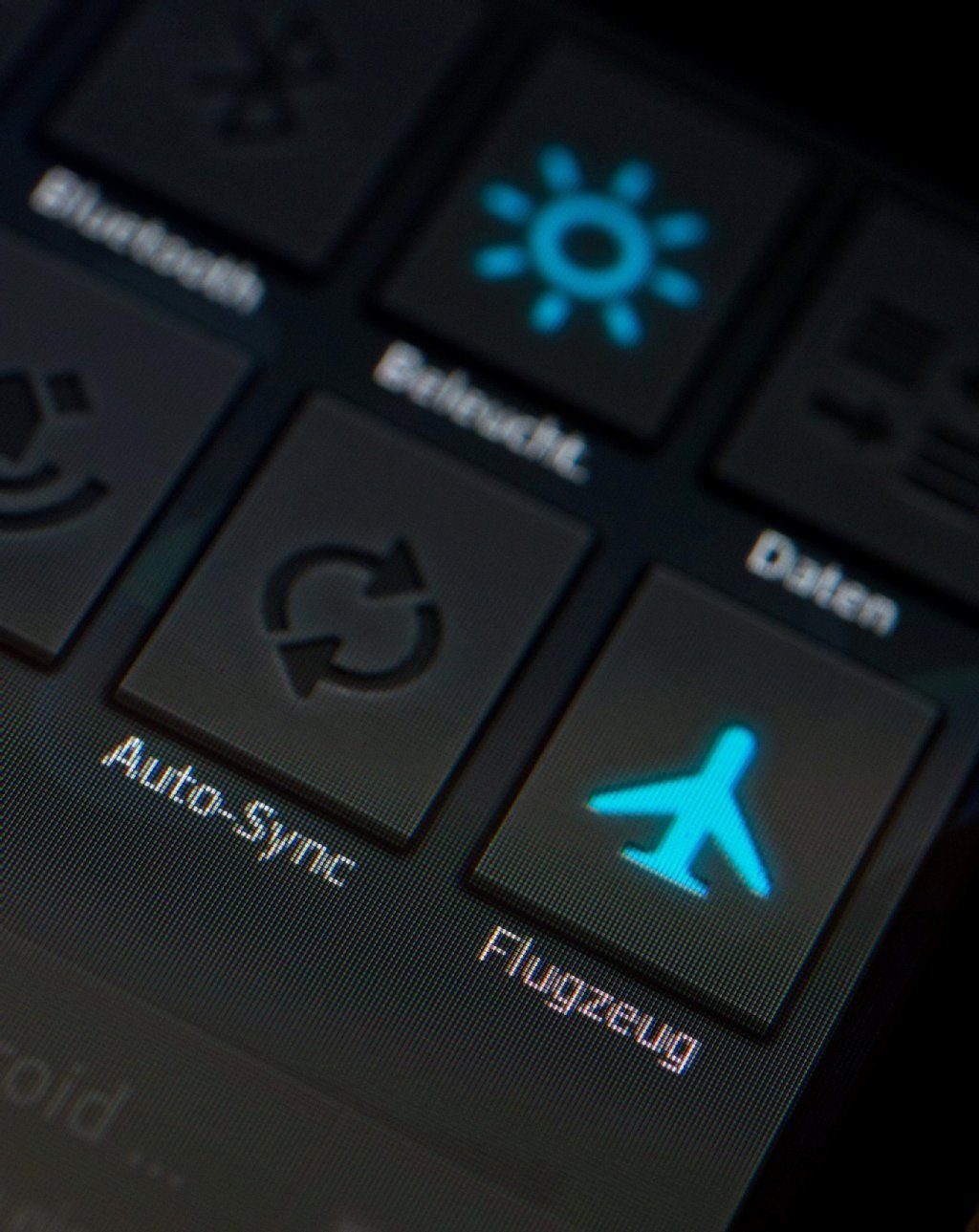 Flugmodus bleibt Pflicht: So dürfen Passagiere inzwischen bei vielen Airlines ihre Smartphones auch bei Start und Landung eingeschaltet lassen.