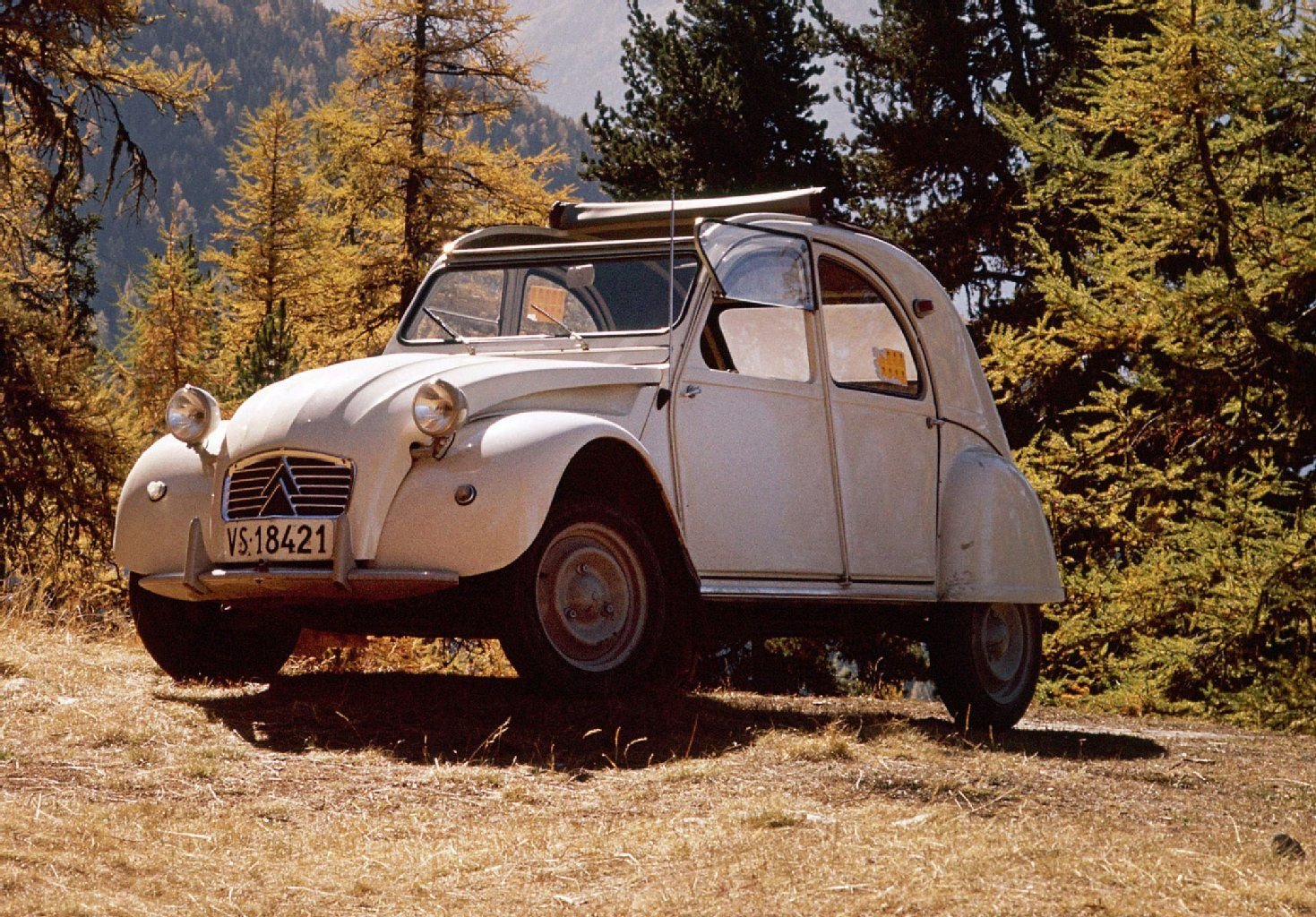 Autoliebhaber, die in ihrer Studentenzeit einen Citroën 2CV - besser bekannt als Ente - fuhren, holen sich damit gerne ein Stück Jugend zurück.