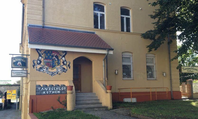 Seit sieben Jahren betreibt Herbert Kalischke das „Tanzschloss“ in Köthen. Nun hat der Gastronom dort den Jugendtanz wiederbelebt.