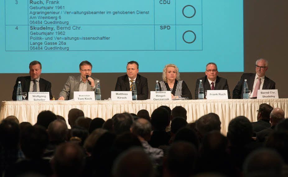 Rund 400 Besucher verfolgten im Palais Salfeldt die Diskussion mit den Kandidaten der Oberbürgermeisterwahl.