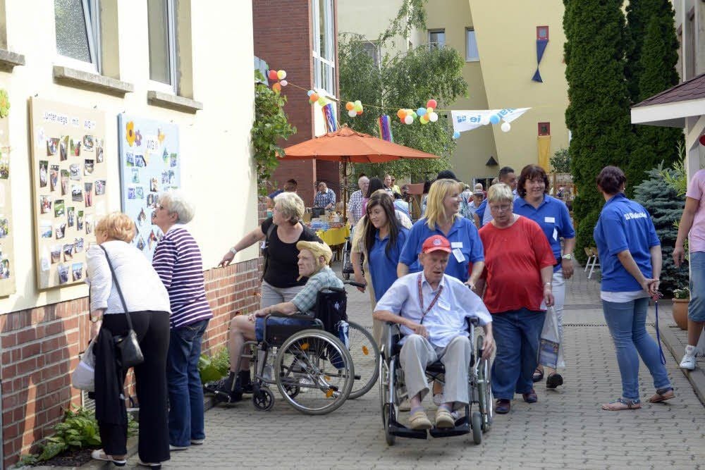 Behinderte, Angehörige und Personal feierten in Großpaschleben zusammen.