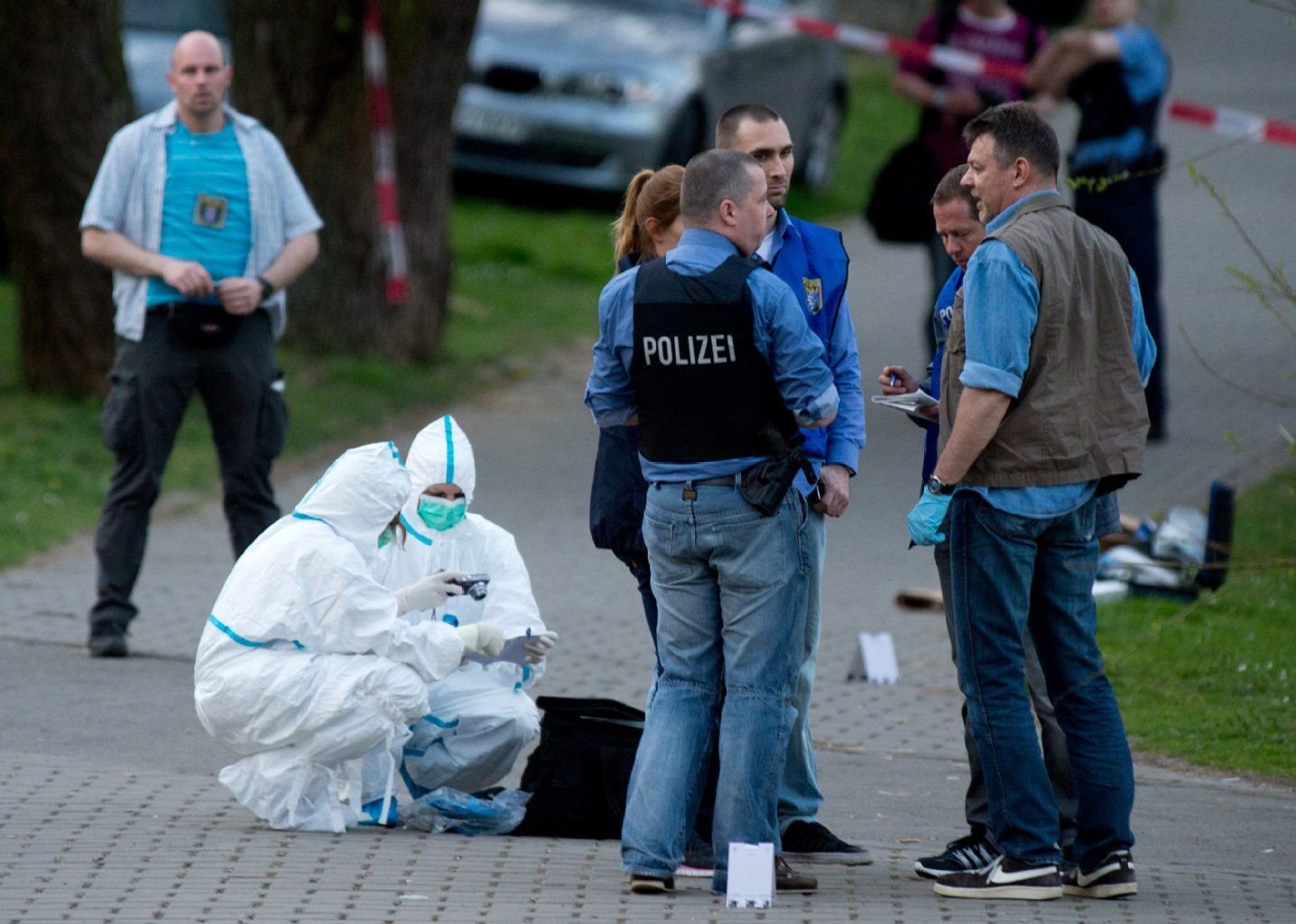 Nach einer tödlichen Schießerei im Frankfurter Stadtteil Bonames hat sich der mutmaßliche Täter der Polizei gestellt.