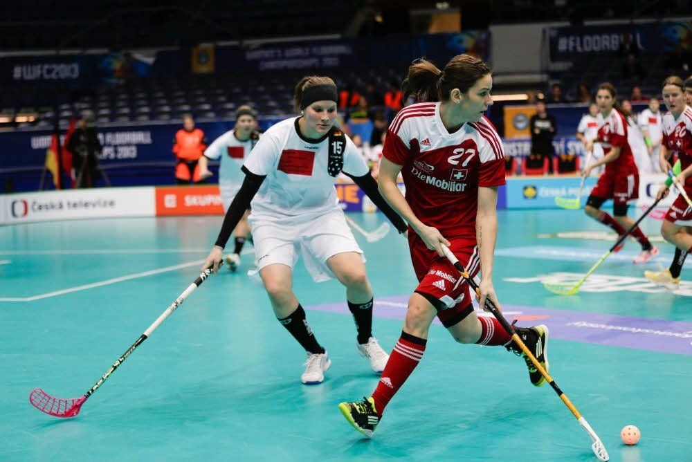 Jenny Horn (links) im WM-Viertelfinale gegen die Schweiz.