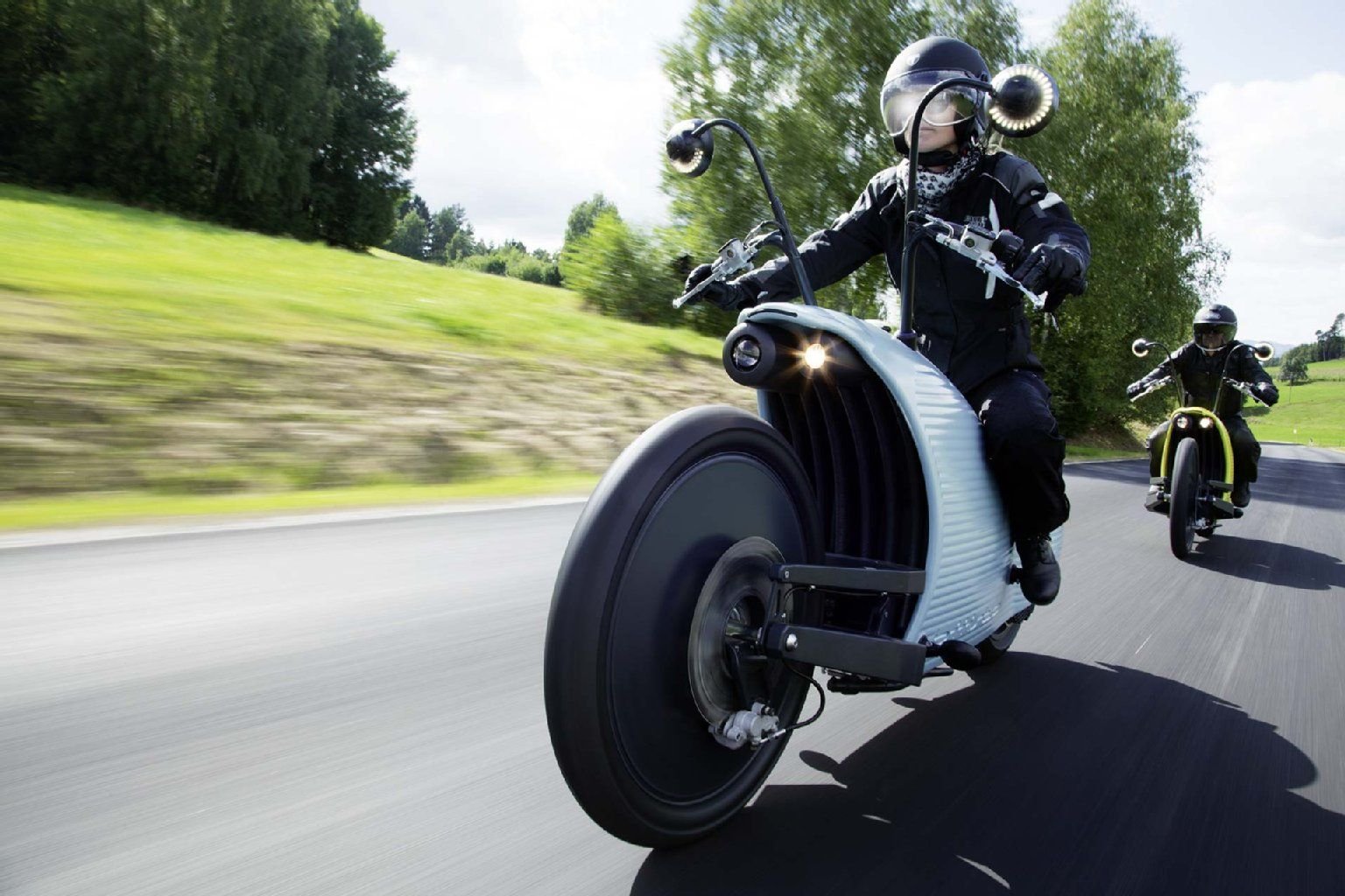 Aufgrund der kleinen Motorisierung dürfen sogar 16-Jährige das E-Motorrad fahren.