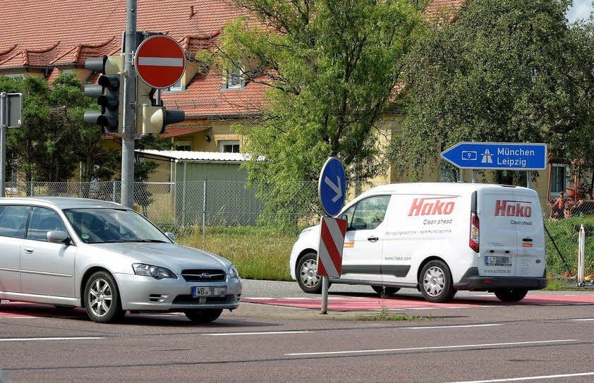 Ab der Anschlussstelle Dessau-Ost geht es jetzt wieder unkompliziert auf die Strecke in Richtung Leipzig bzw. München.