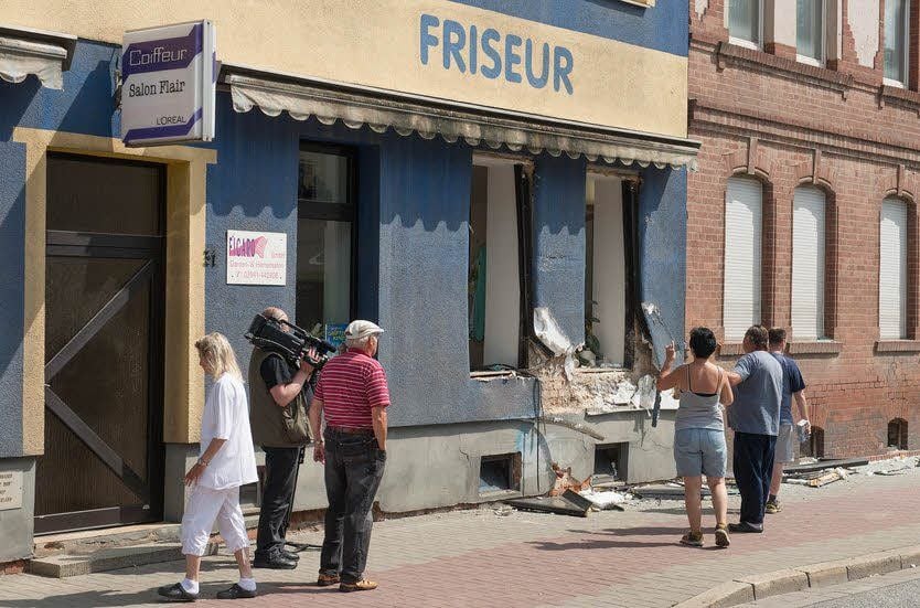 An diesem Friseurgeschäft fing die Unfallfahrt an.