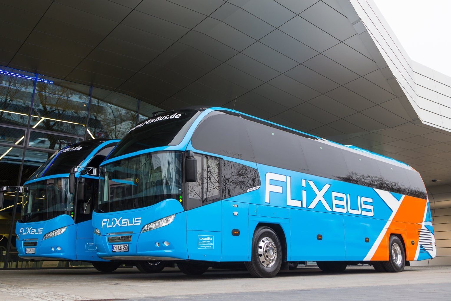 FlixBus will sich mit MeinFernbus zusammenschließen.
