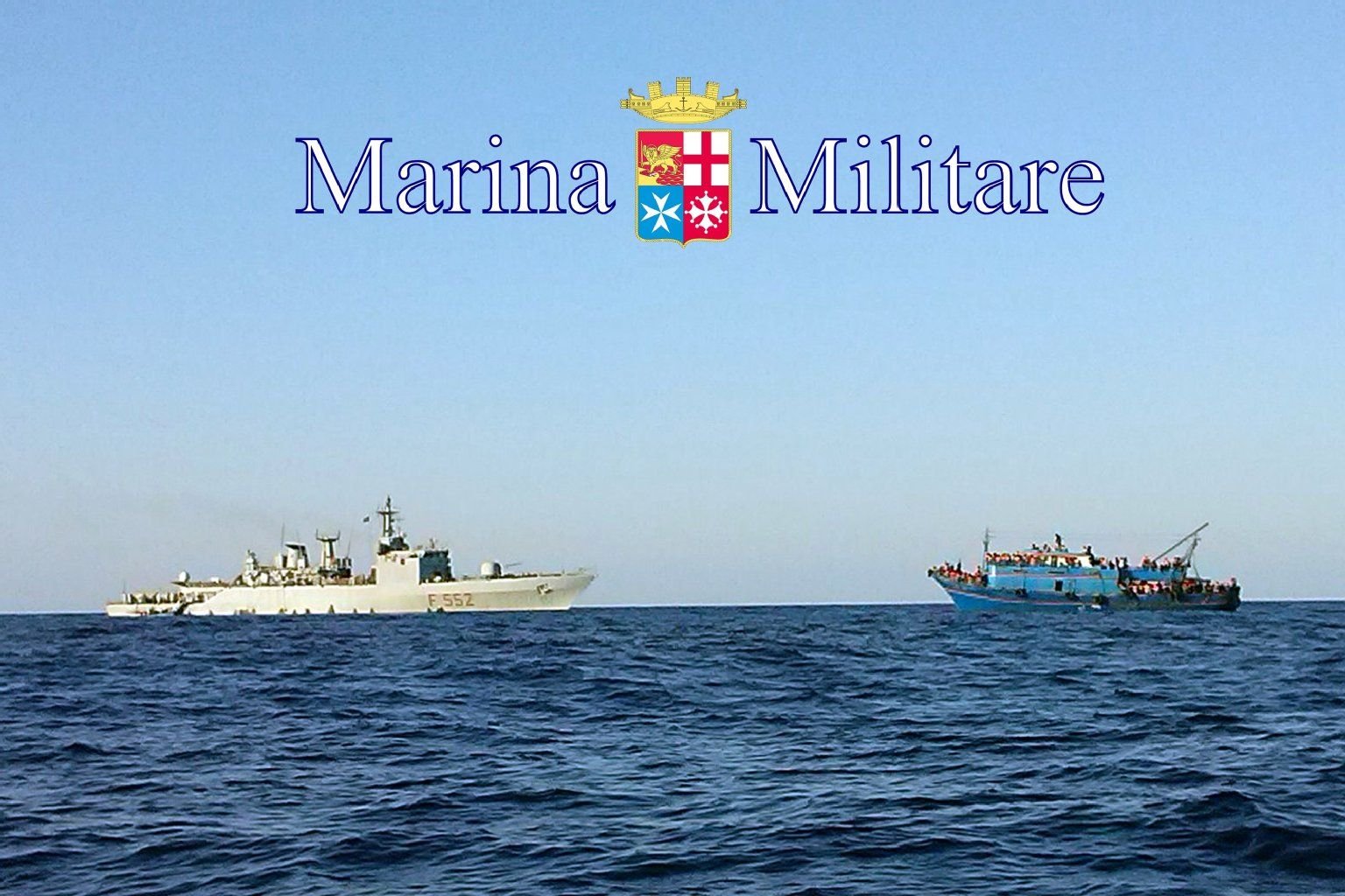 Die italienische Marine bei einem Rettungseinsatz vor Sizilien (Archivbild)