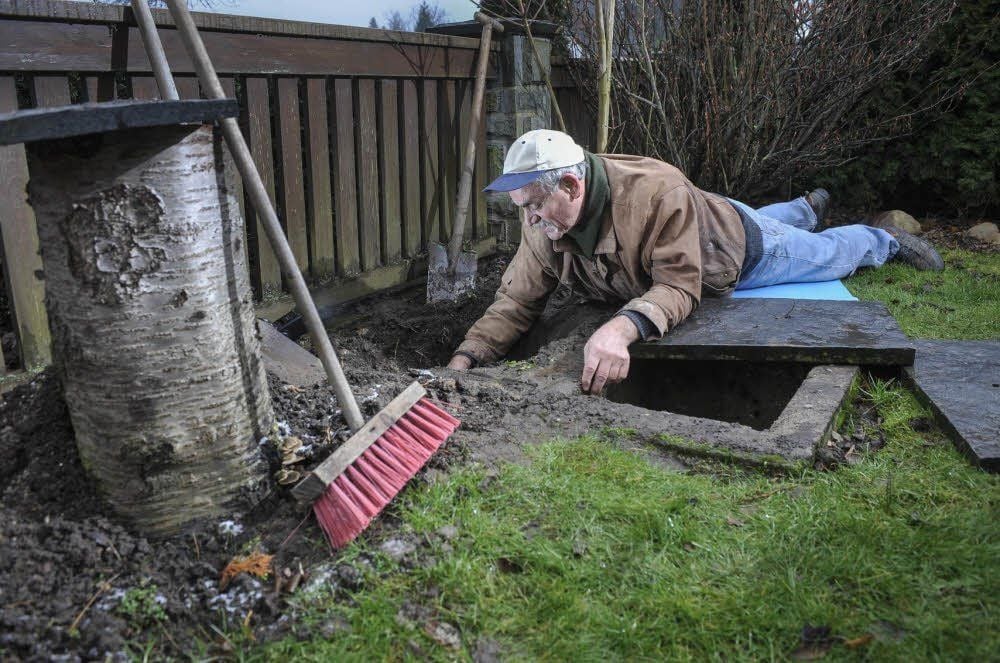 Axel Finsch hat den Ablauf seiner Klärgrube gekappt. Wie oft er künftig sein Abwasser abpumpen lassen muss, weiß er noch nicht.