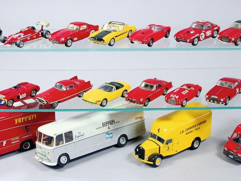 Für 13.000 Euro bekommt man einen Neuwagen – oder diese Sammlung seltener Ferrari-Modelle im Maßstab 1:43, wie ein Auktions-Schlussgebot zeigte.