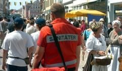 Die Johanniter warnen davor am Telefon persönliche Daten herauszugeben. Derzeit kontaktieren Betrüger ältere Menschen.