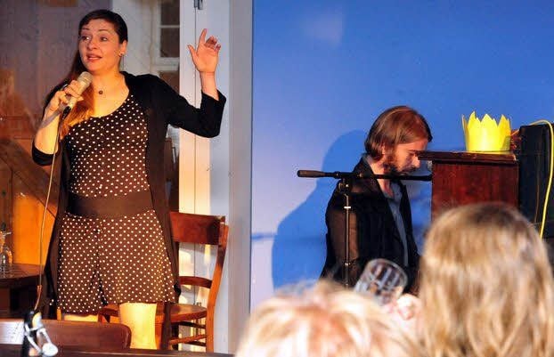 Beate Furcht und Daniel Dexter in der Gosecker Schloss-Schenke